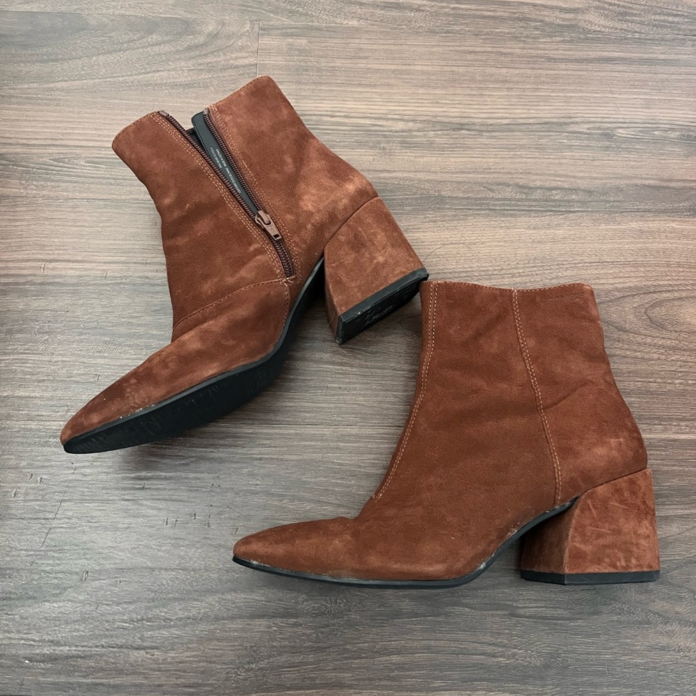 Vagabond suede boots